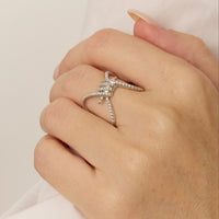 PrixTroca:995€_VentesTroca:0_QtyTroca:1_ST:0%_Bague Barbelé en Or blanc 18K sertie de diamants - Blanc