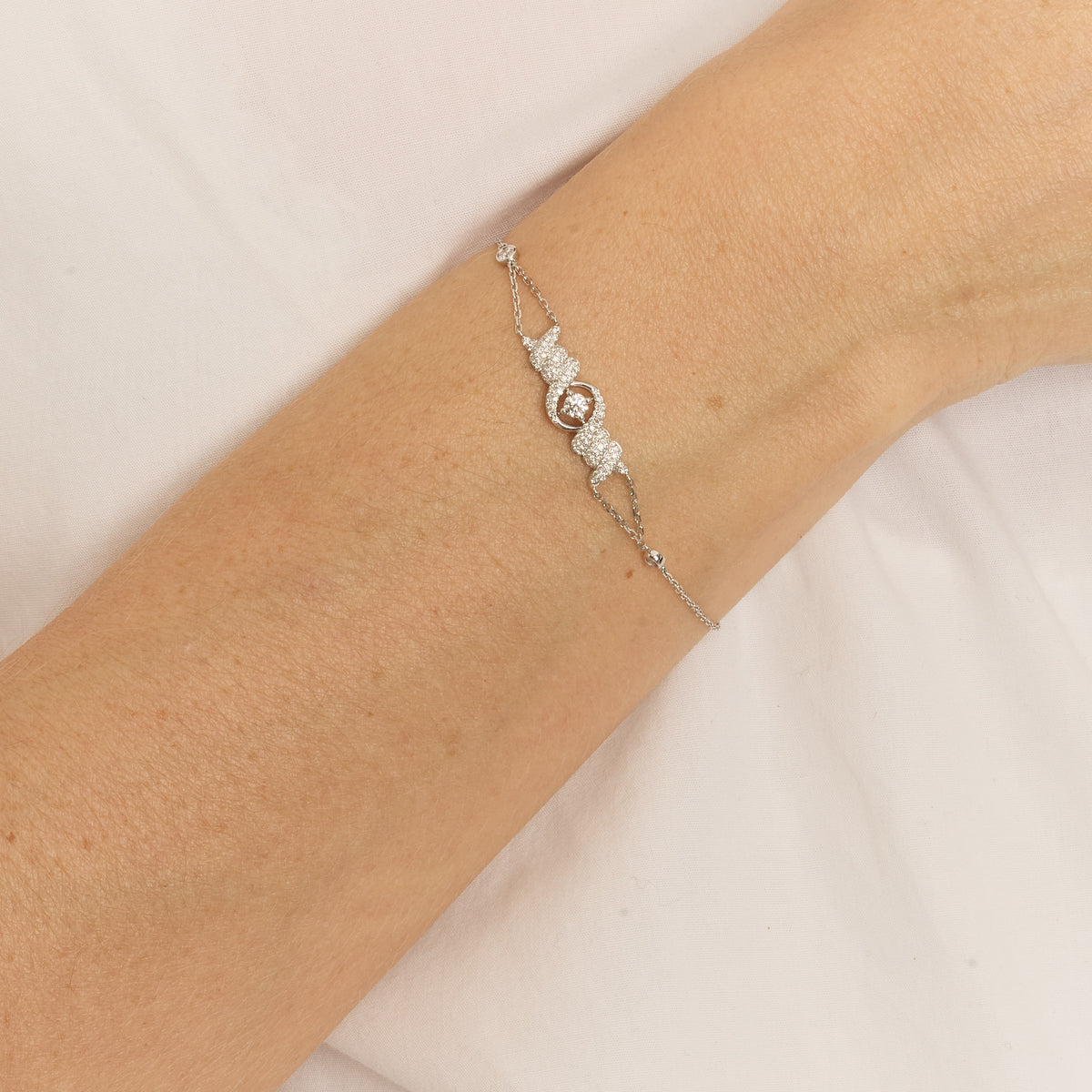 PT2_PrixTroca:1085€_VentesTroca:0_QtyTroca:1_ST:0%_Bracelet Barbelé en Or blanc 18K serti de diamants - Blanc