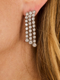 1qty NEW / Or blanc 18 ct Boucles d'oreilles longues trois rangs en or blanc 18 cts serties de Burmalite blanche taille brillant // RECO : 464€