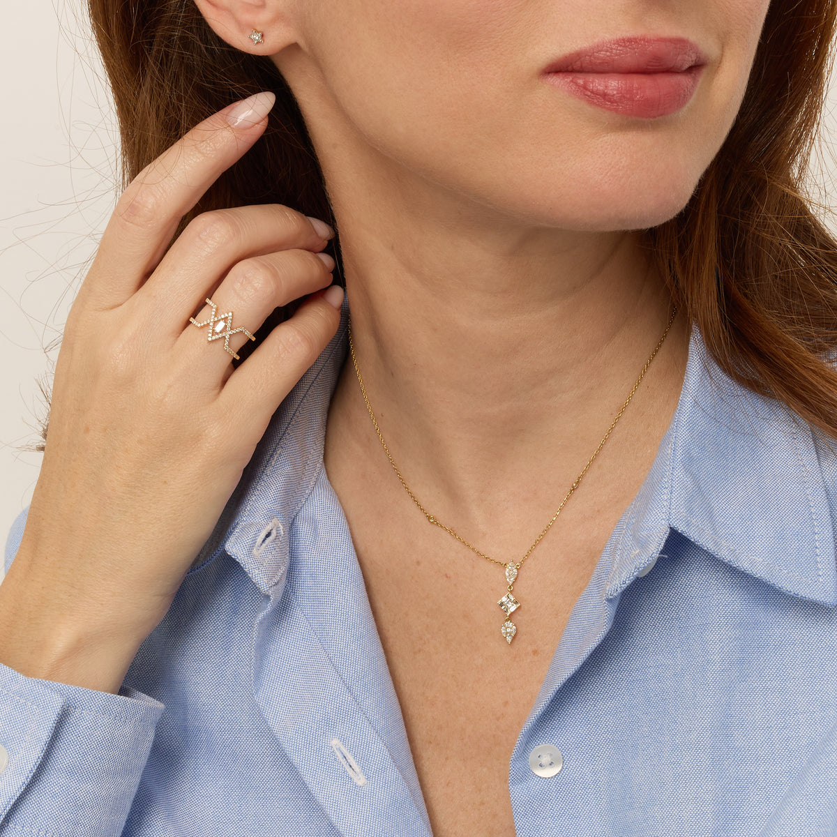 Magic Touch stud earrings in 18K Yellow Gold set with diamonds - Yellow