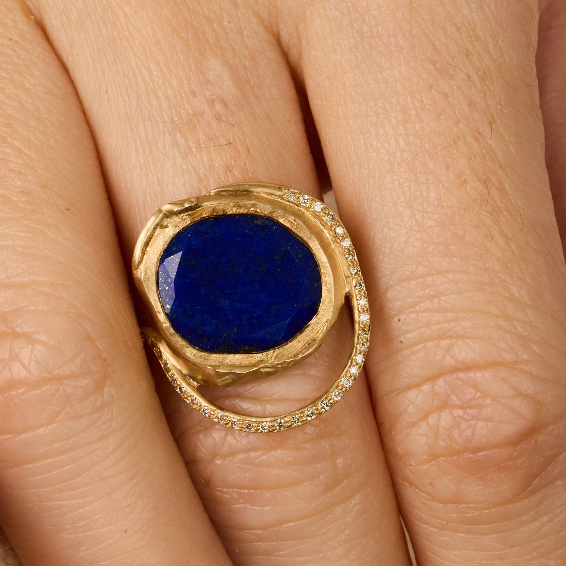 Bague en or jaune sertie de diamant - Lapis-lazuli & Diamant