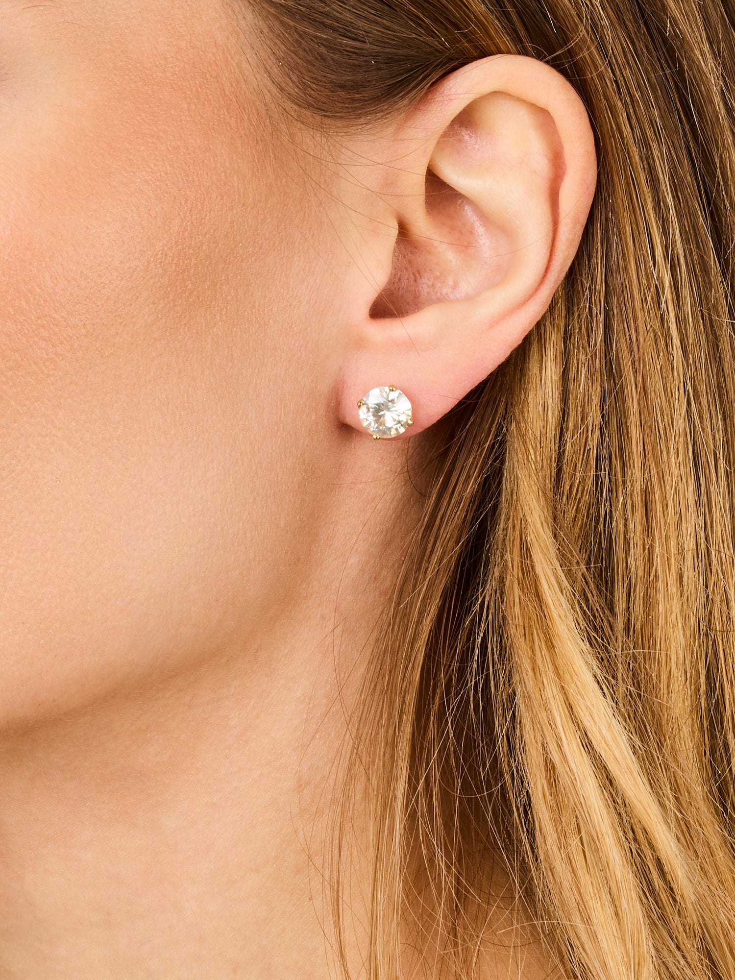 1qty DJV / QTY DISPO : 1-QTY VENDUES : 0-ST : 0% PRIX DJV : 1990€ // Or jaune 18ct Boucles d'oreilles en or jaune 18 carats serties de moissanite taille brillant 8mm /// RECO : 1920€