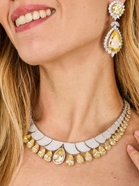 1qty NEW / Argent Rhodié Boucles d'oreilles longues système mixte (clip et tige) en argent rhodié serties de Burmalite jonquille et blanche // RECO : 1470€