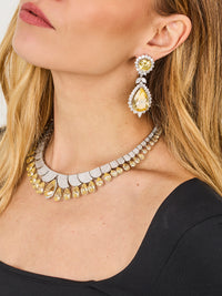 1qty NEW / Argent Rhodié Boucles d'oreilles longues système mixte (clip et tige) en argent rhodié serties de Burmalite jonquille et blanche // RECO : 1470€