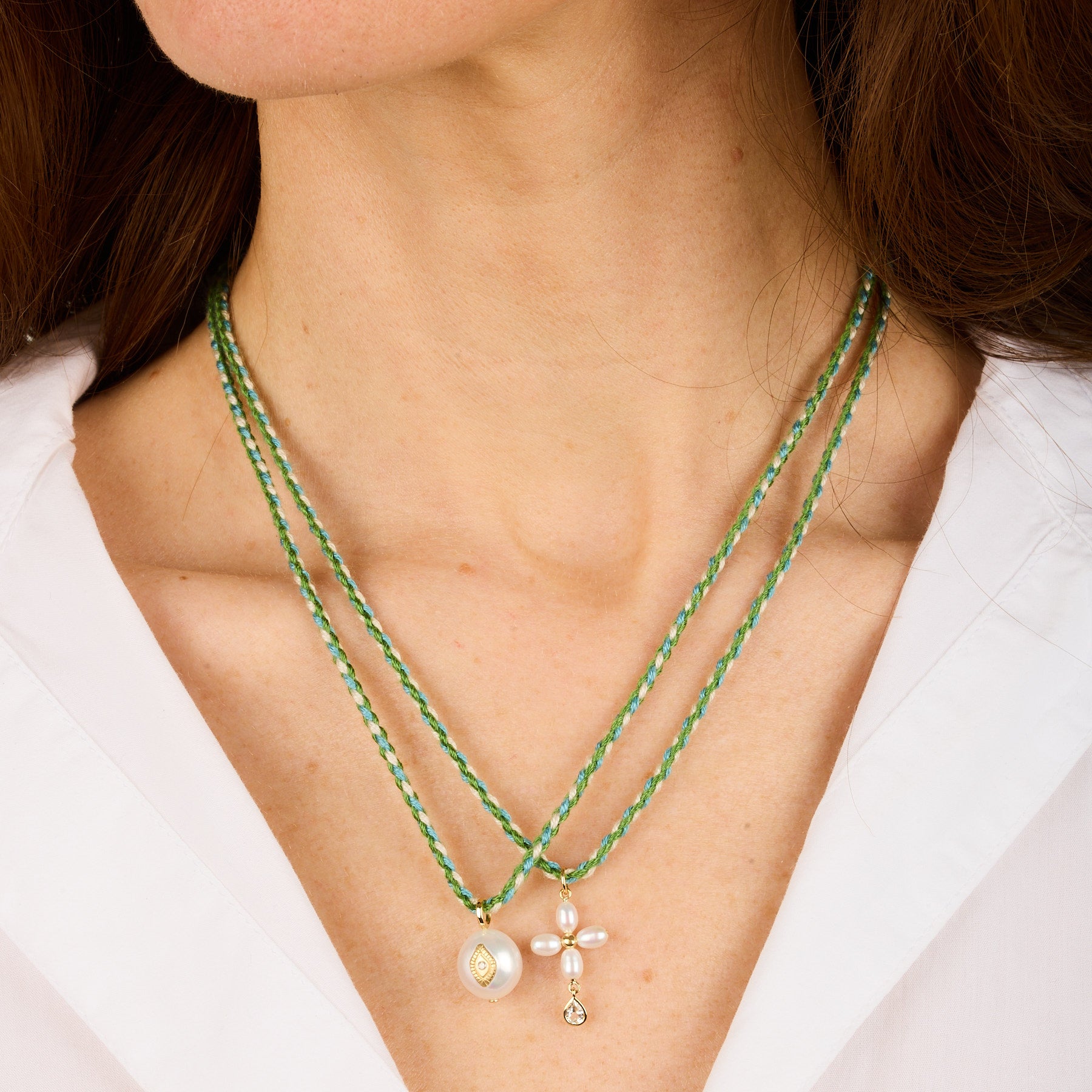 Yellow gold necklace set with diamonds - Perle & Diamant