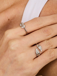 2qty NEW / Or blanc 18 ct Bague Toi & Moi Comme une Plume en or blanc 18 carats // RECO : 475€