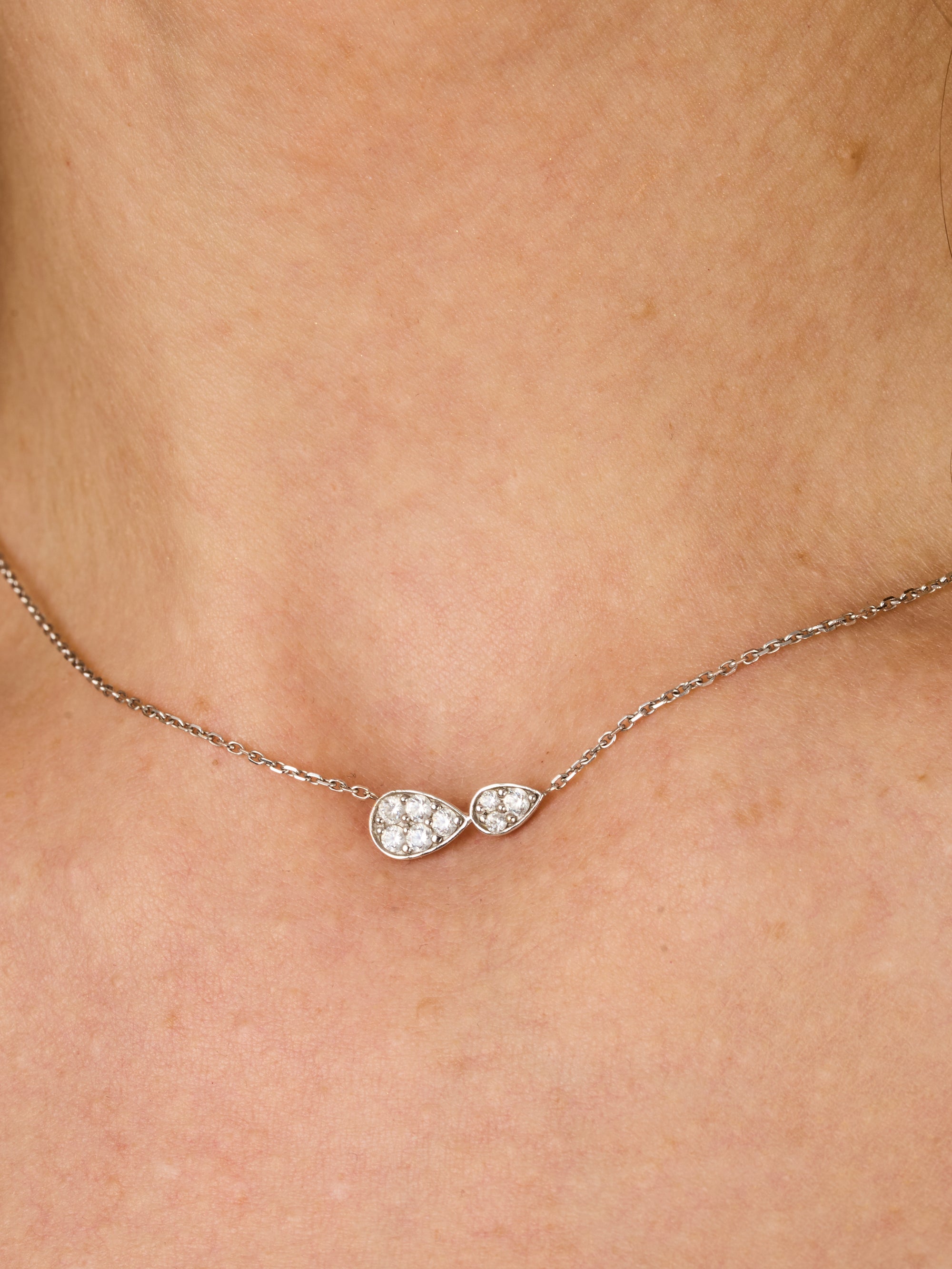 6qty DJV / QTY DISPO : 6-QTY VENDUES : 1-ST : 17% PRIX DJV : 320€ // Or gris 18 ct Pendentif en or gris 18 carats /// RECO : 316€