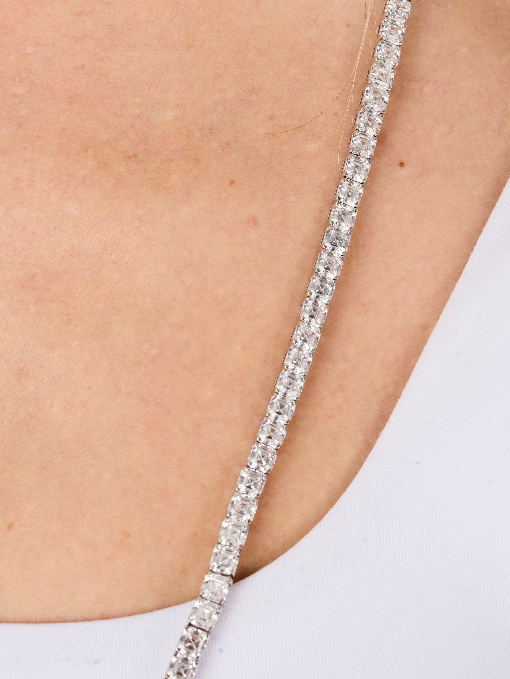 1qty NEW / Argent Rhodié Sautoir 90cm serti de Burmalite blanche taille asscher 5mm en argent rhodié // RECO : 1925€