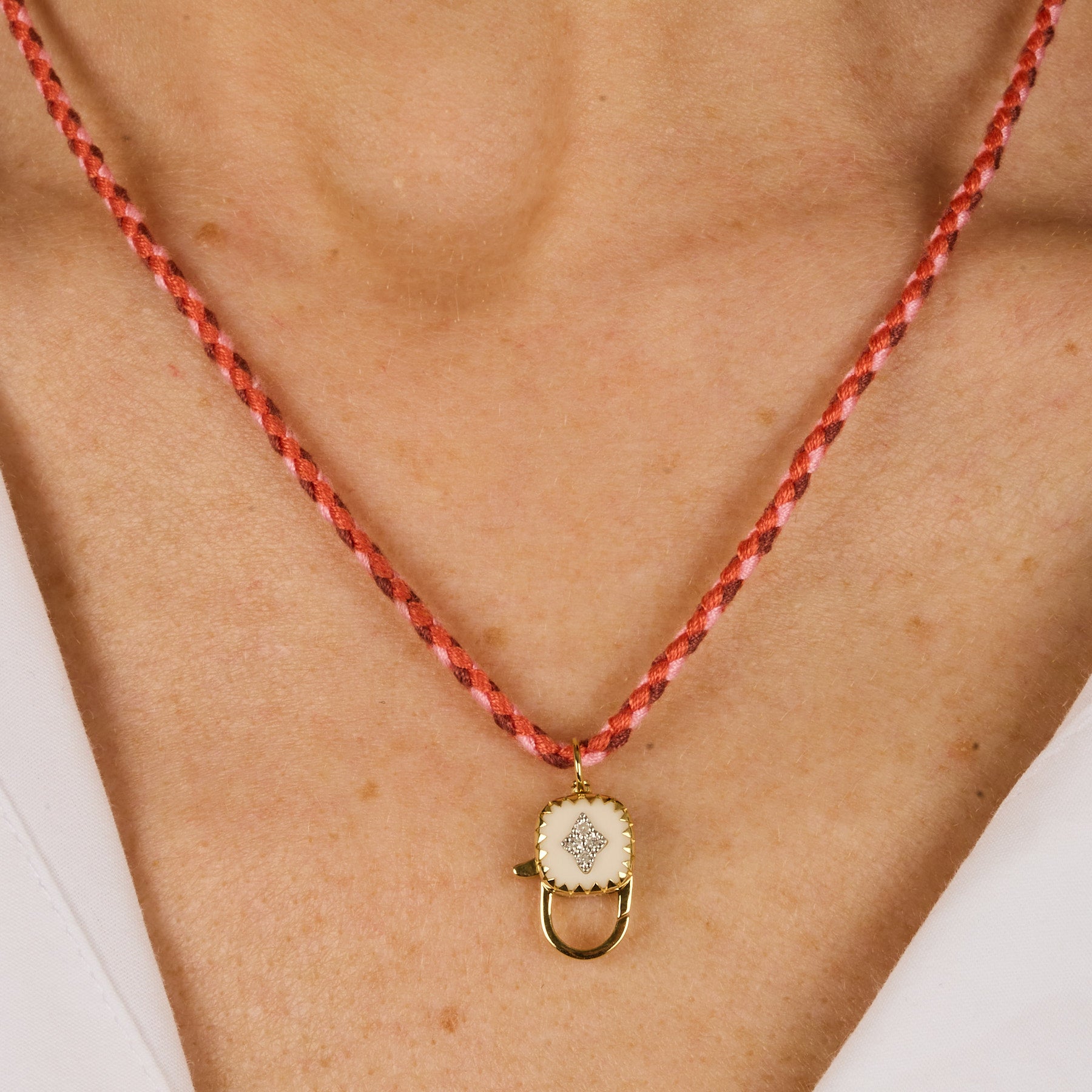Yellow and white gold necklace set with diamonds - Diamonds