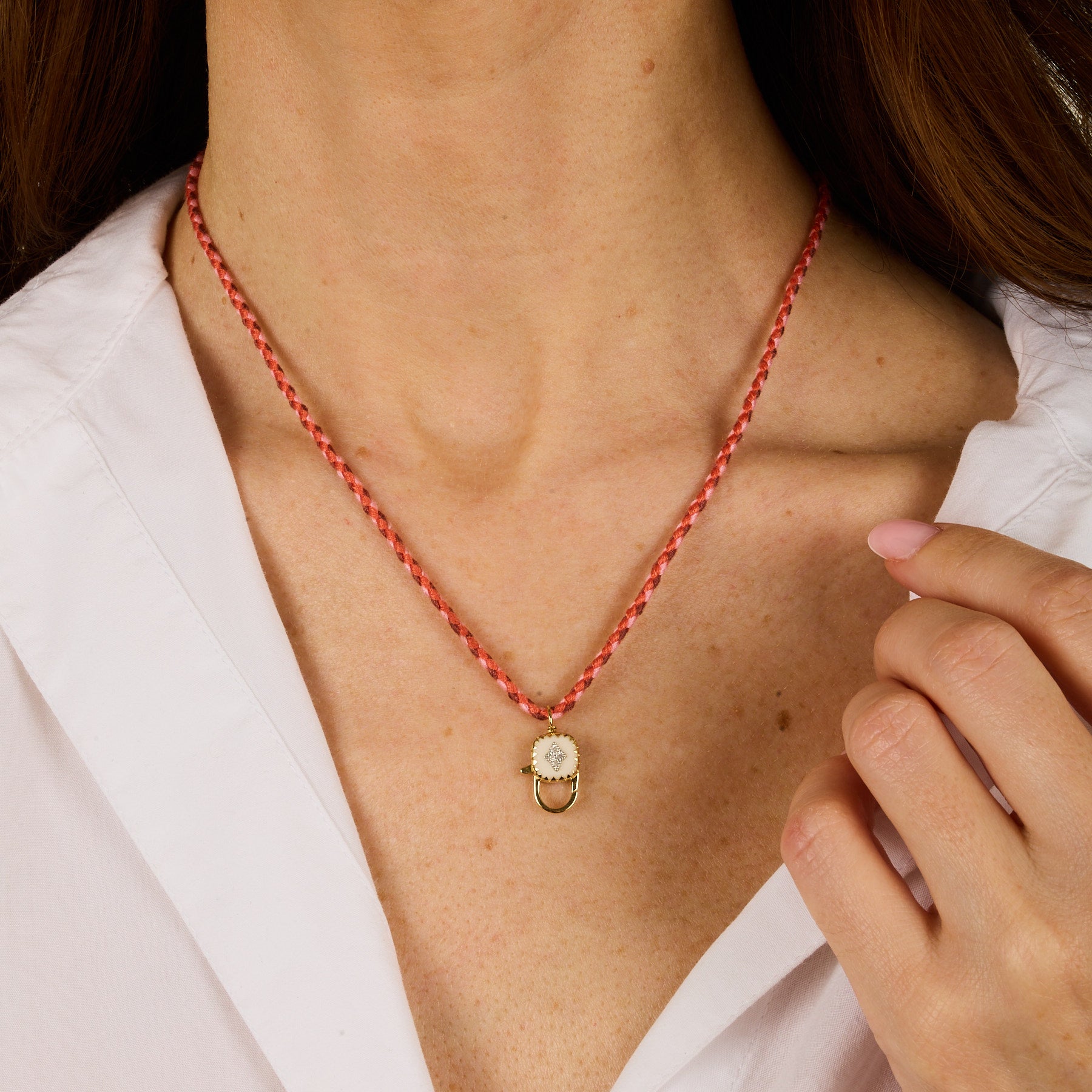 Yellow and white gold necklace set with diamonds - Diamonds