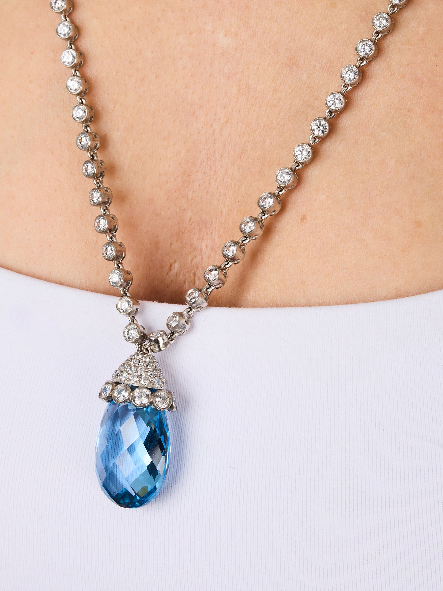 1qty NEW / Argent Collier long double rang serti clos de Burmalite™ blanche taille brillant et pendant Burmalite couleur aigue marine taille briolette // RECO : 1778€