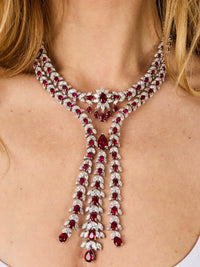 1qty NEW / Argent Rhodié Collier 3 rangs serti de Burmalite rouge rubis taille poire // RECO : 2250€