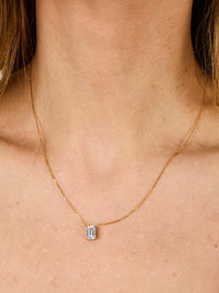 5qty NEW / Or jaune 18ct Pendentif en or jaune 18 carats sur chaîne // RECO : 588€