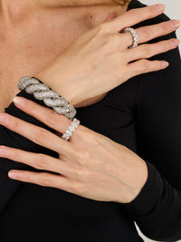 1qty NEW / Or blanc 18 ct Alliance en or blanc 18 carats sertie de diamants synthétiques taille ovale 8 // RECO : 6300€