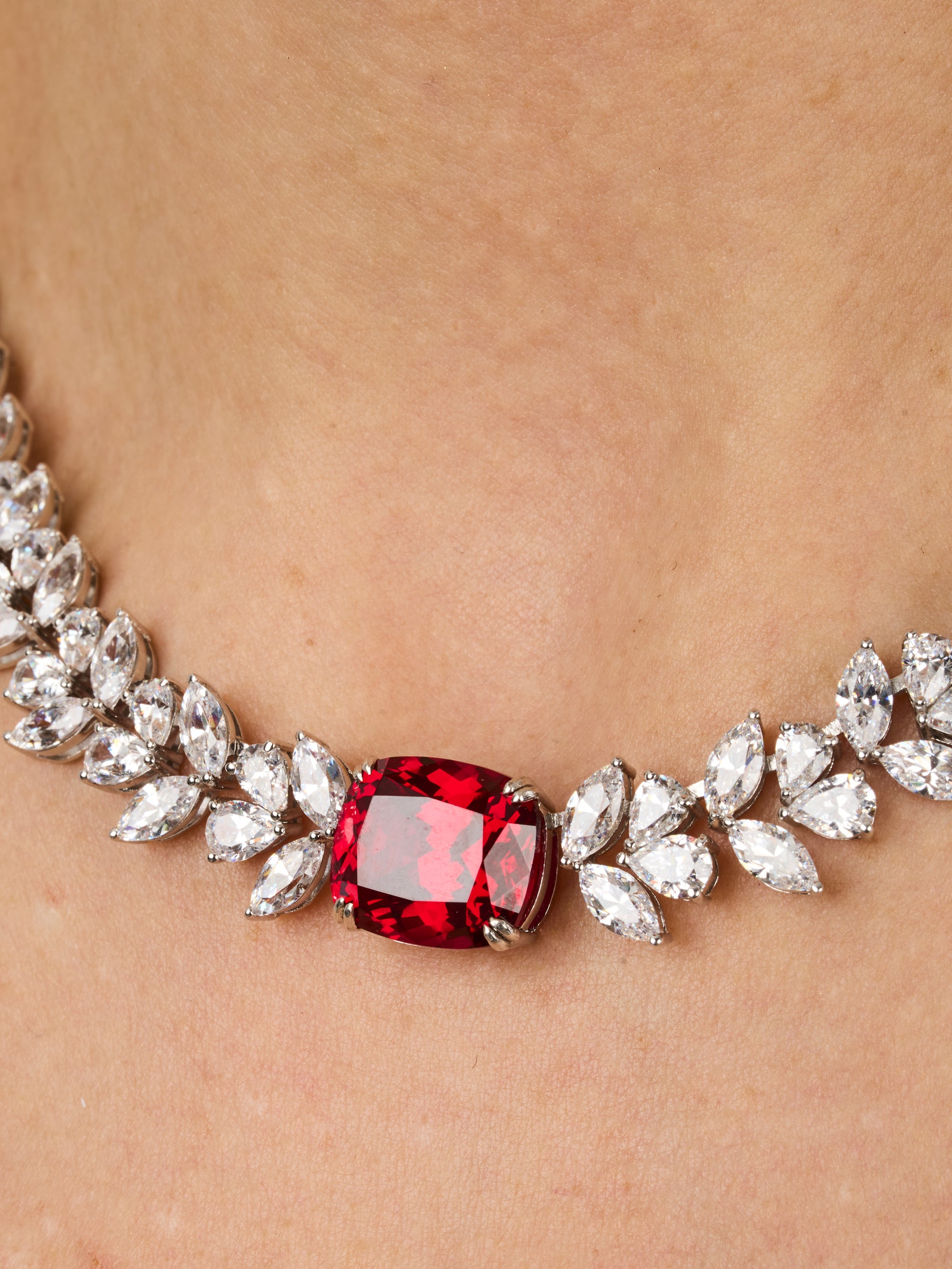 1qty NEW / Argent Rhodié Collier Burmalite rouge rubis taille ovale antique // RECO : 885€