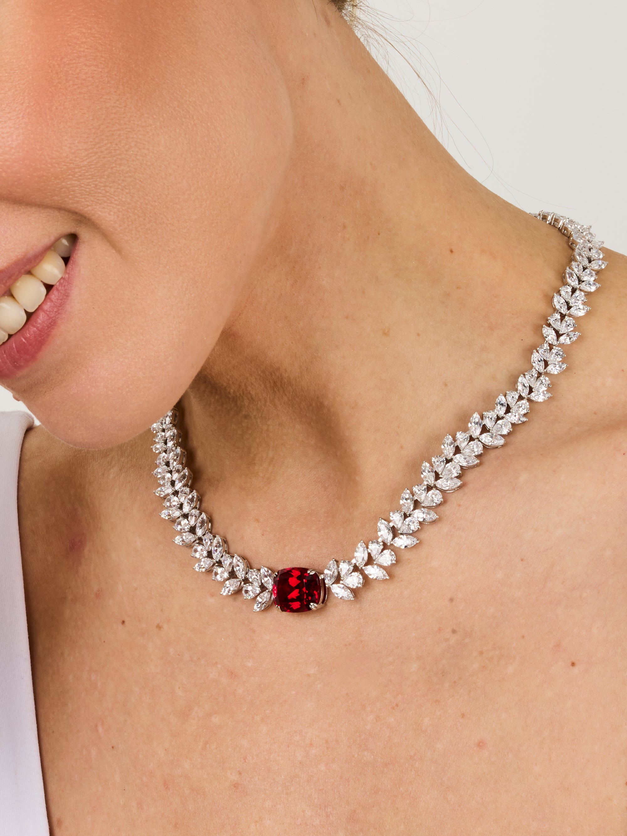 1qty NEW / Argent Rhodié Collier Burmalite rouge rubis taille ovale antique // RECO : 885€