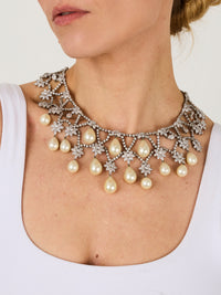 1qty NEW / Argent Rhodié Collier fleur argent rhodié serti de Burmalite blanche taille marquise // RECO : 1715€