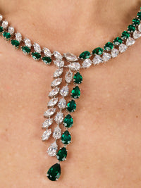 1qty NEW / Argent Rhodié Collier Burmalite vert émeraude taille poire et Burmalite blanche taille marquise en argent rhodié // RECO : 2275€