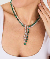 1qty NEW / Argent Rhodié Collier Burmalite vert émeraude taille poire et Burmalite blanche taille marquise en argent rhodié // RECO : 2275€