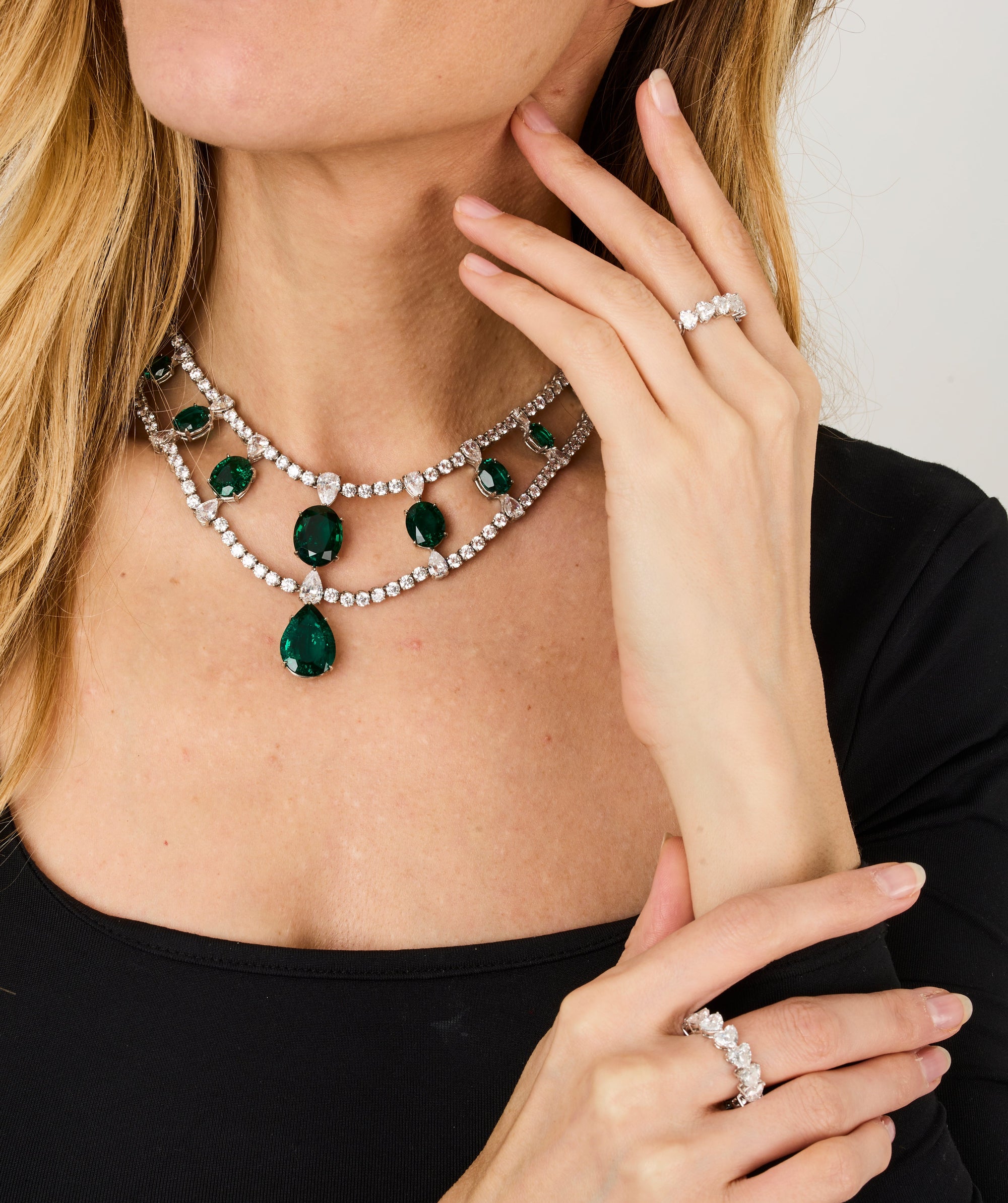 1qty NEW / Or blanc 18 ct Alliance en or blanc 18 carats sertie de diamants synthétiques taille cœur 7 // RECO : 5460€