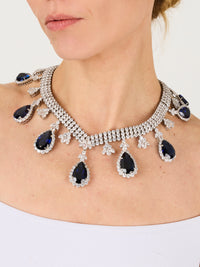 2qty NEW / Argent Rhodié Collier en argent rhodié serti de Burmalite bleu saphir taille poire et Burmalite blanche taille brillant // RECO : 2125€