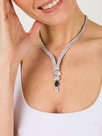 1qty NEW / Argent Rhodié Collier deux rangs serti de Burmalite taille poire vert émeraude et Burmalite blanche en argent rhodié // RECO : 750€