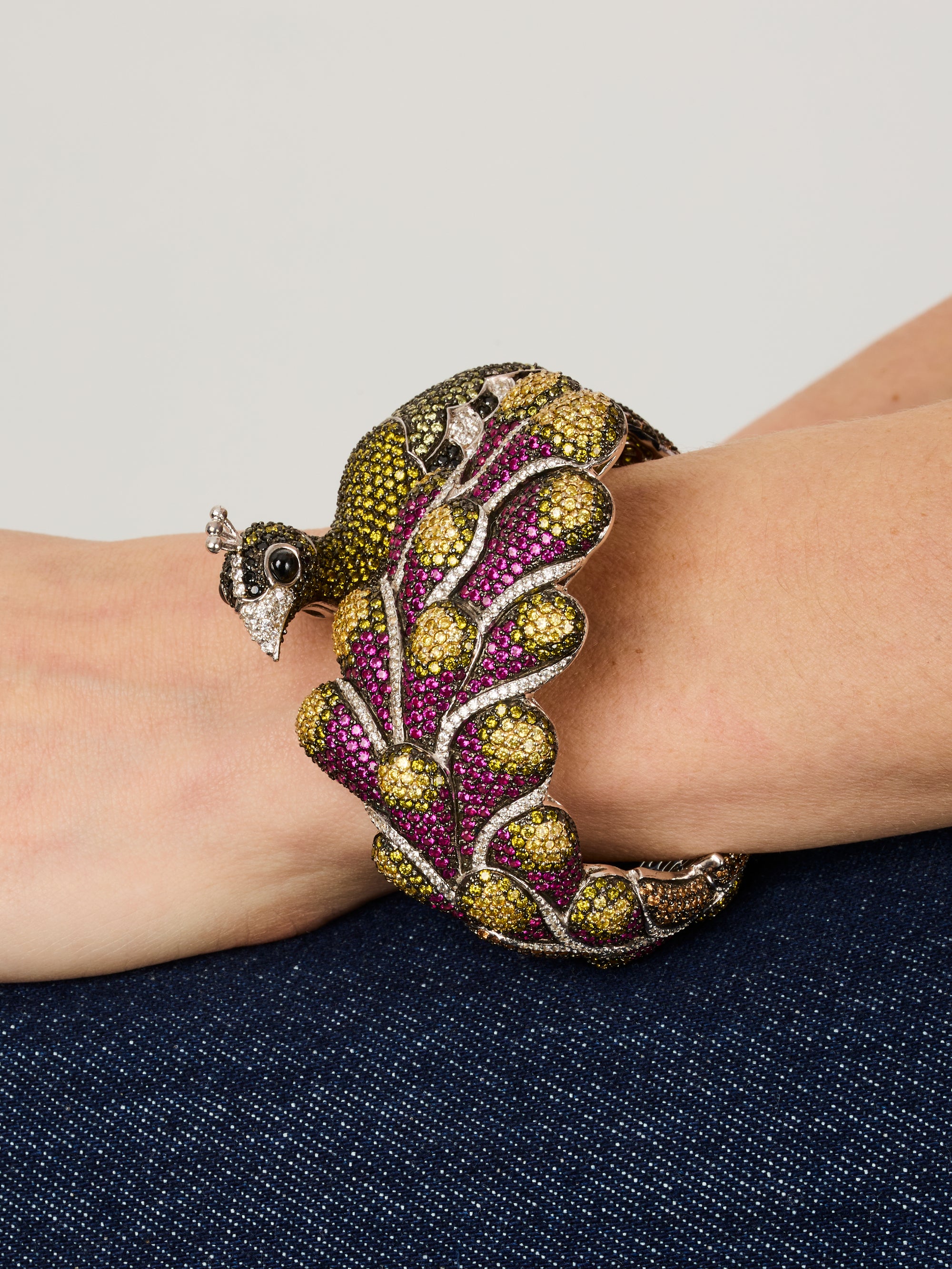 1qty NEW / Argent Rhodié Bracelet rigide Paon sur argent rhodié pavage burmalite™ multicolore // RECO : 594€