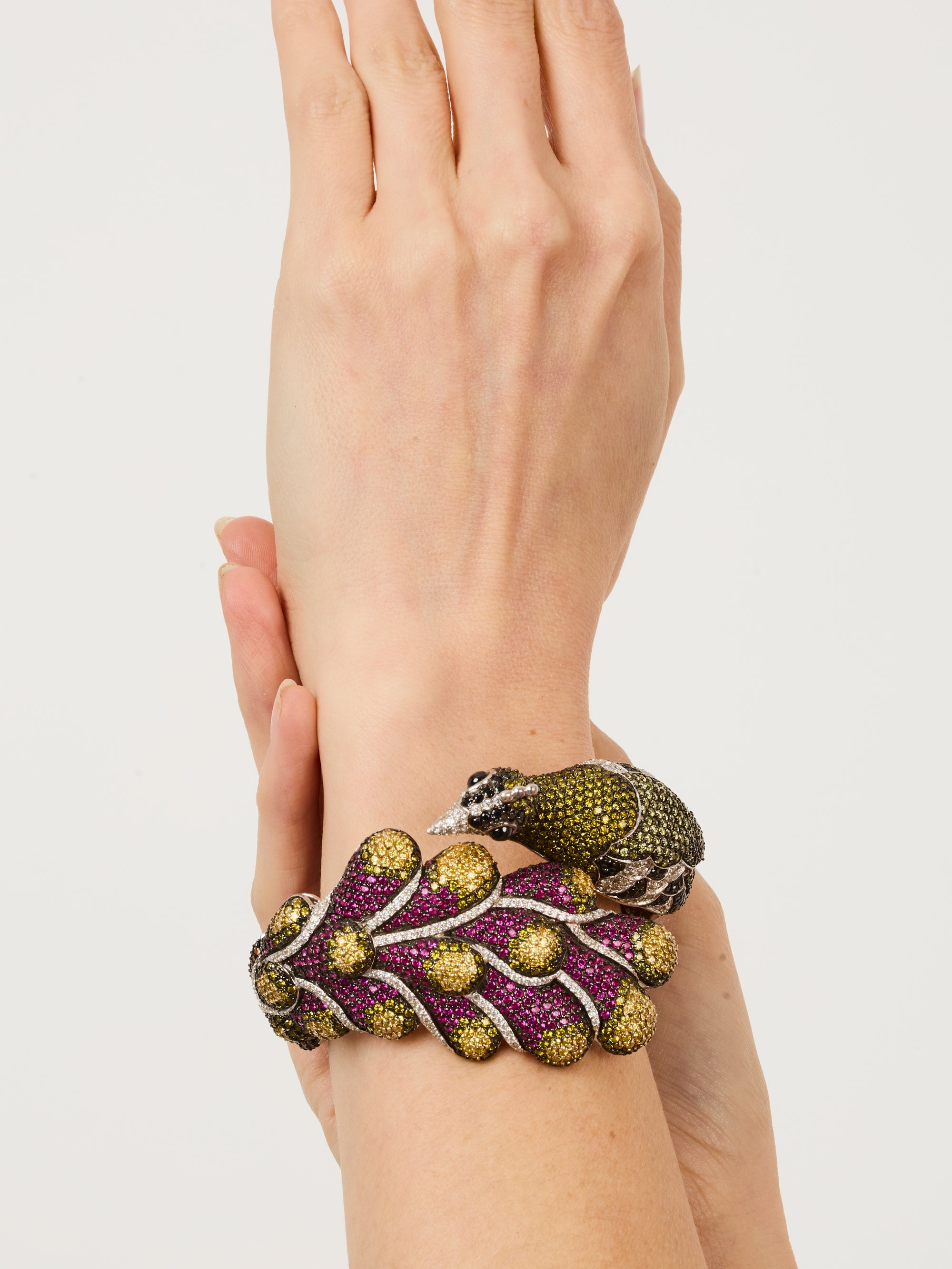 1qty NEW / Argent Rhodié Bracelet rigide Paon sur argent rhodié pavage burmalite™ multicolore // RECO : 594€