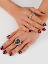 2qty DJV / QTY DISPO : 2-QTY VENDUES : 0-ST : 0% PRIX DJV : 420€ // Vermeil Bague en vermeil cabochon pierre de lune et pavée de Burmalite blanche taille brillant /// RECO : 364€