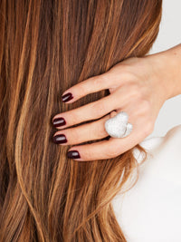 1qty DJV / QTY DISPO : 2-QTY VENDUES : 1-ST : 50% PRIX DJV : 195€ // Argent Rhodié Bague Volute en argent rhodié pavée de Burmalite™ blanche taille brillant /// RECO : 165€