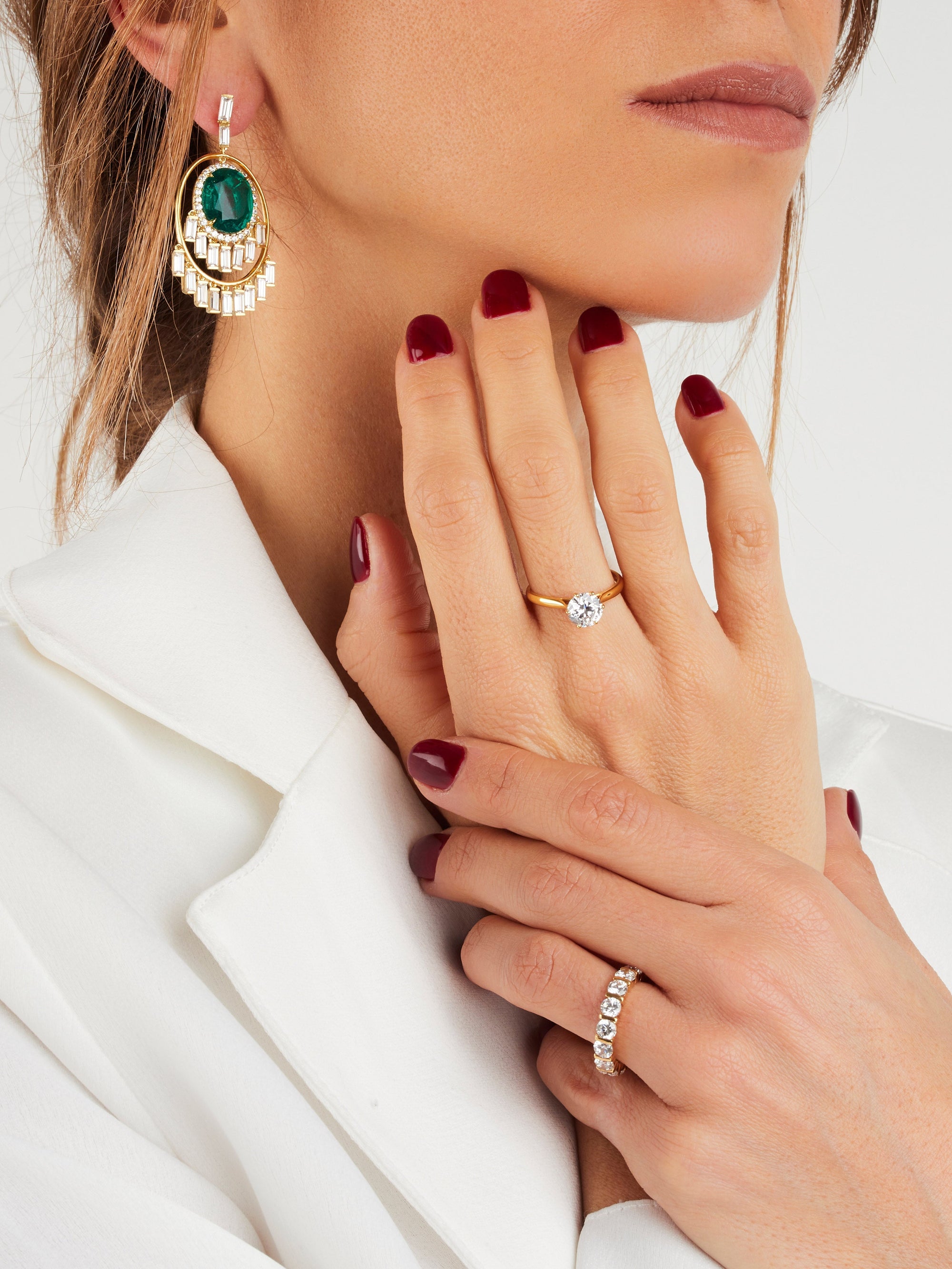 1qty DJV / QTY DISPO : 1-QTY VENDUES : 0-ST : 0% PRIX DJV : 450€ // Vermeil Boucles d'oreilles en vermeil serties d'émeraude de synthèse taille ovale et Burmalite™ blanche taille baguette /// RECO : 1015€