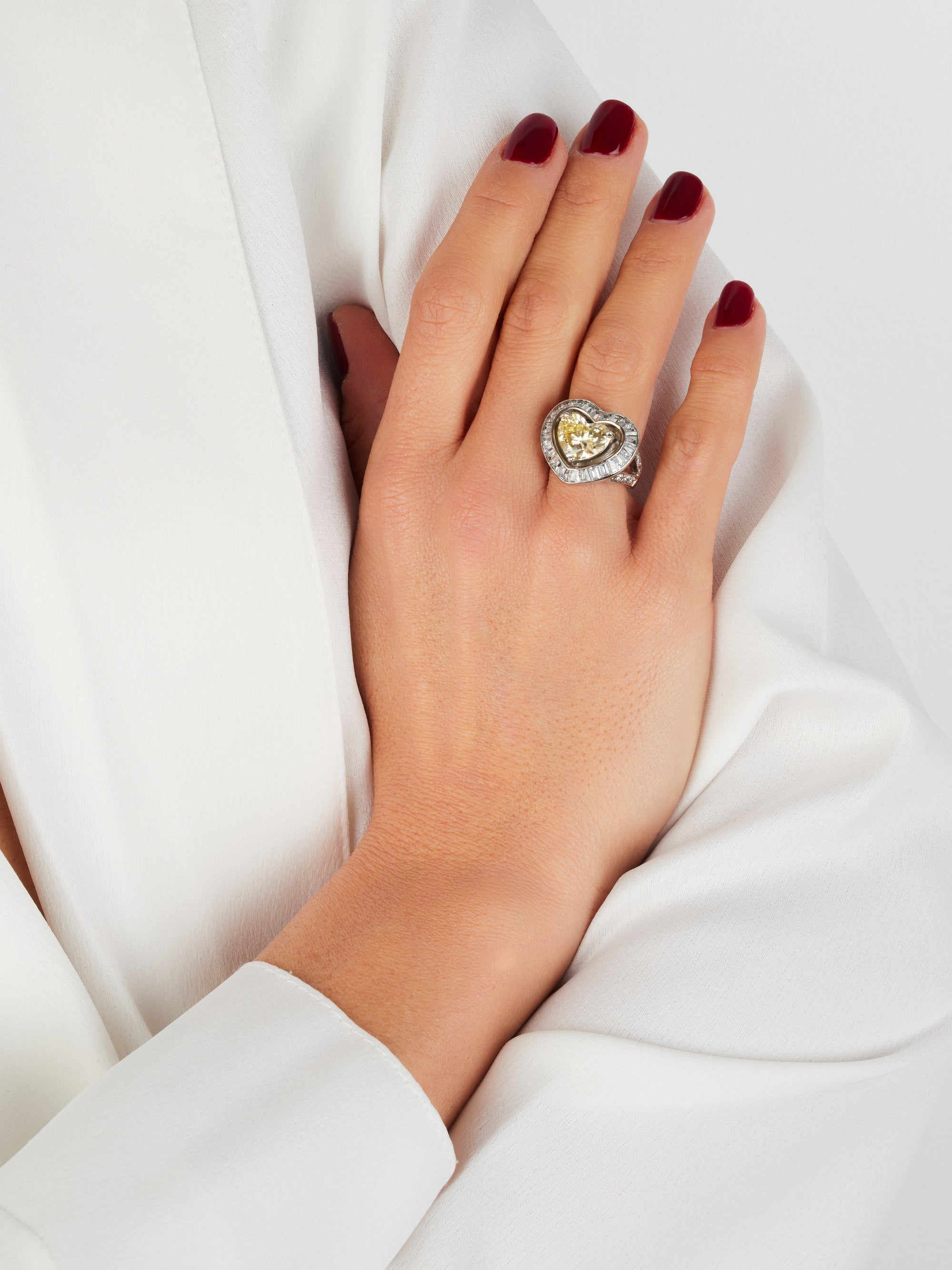 1qty DJV / QTY DISPO : 1-QTY VENDUES : 0-ST : 0% PRIX DJV : 320€ // Argent Rhodié Bague en argent rhodié sertie de Burmalite™ rose taille cœur et taille baguette /// RECO : 338€