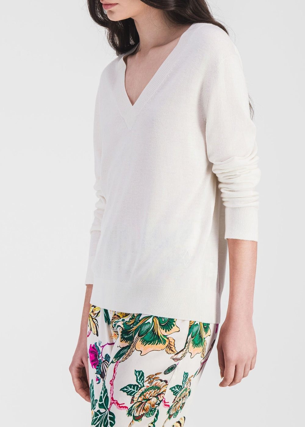V-neck jumper in wool and cashmere - Off-white