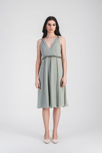 Robe courte col v broderie - Sauge
