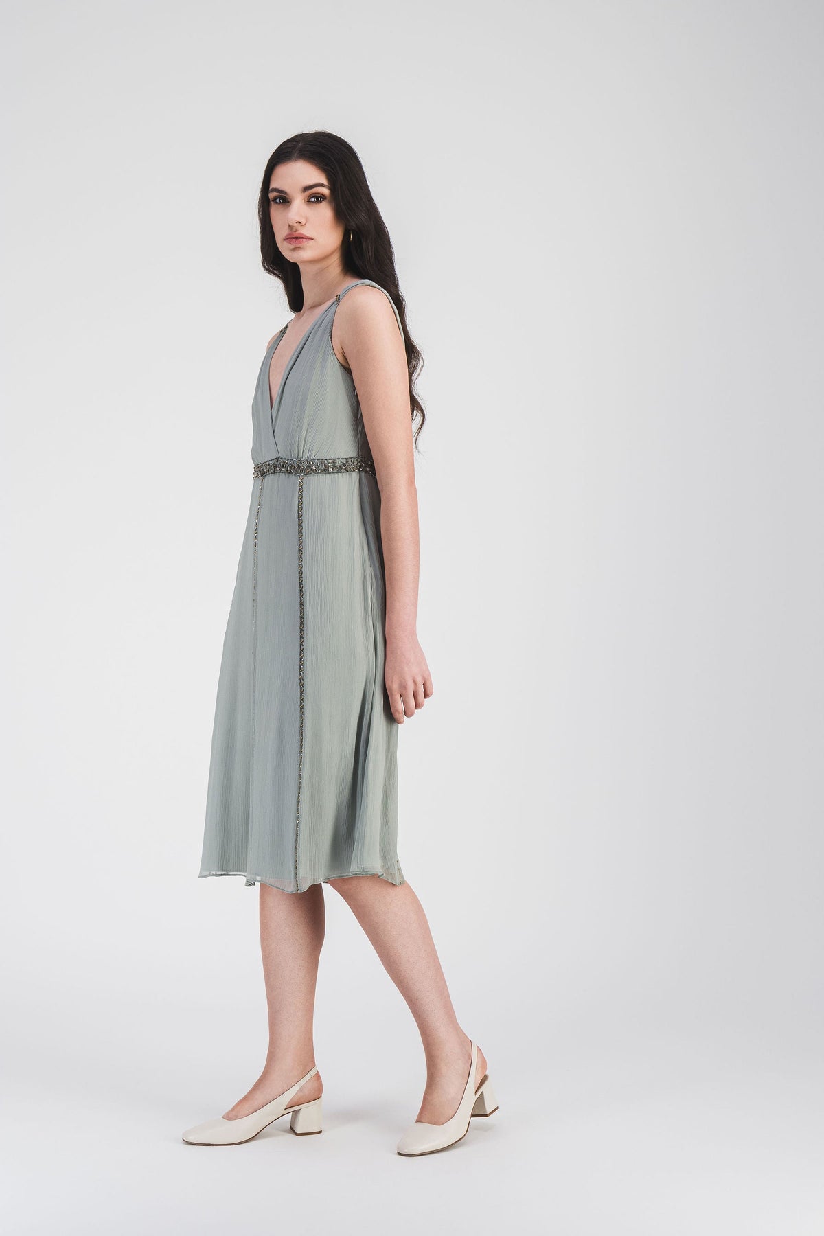 Robe courte col v broderie - Sauge