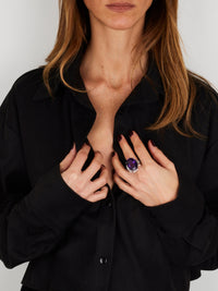 1qty DJV / QTY DISPO : 1-QTY VENDUES : 0-ST : 0% PRIX DJV : 495€ // Argent Rhodié Bague en argent rhodié sertie d'une améthyste de synthèse taille ovale et Burmalite™ blanche taille baguette /// RECO : 510€