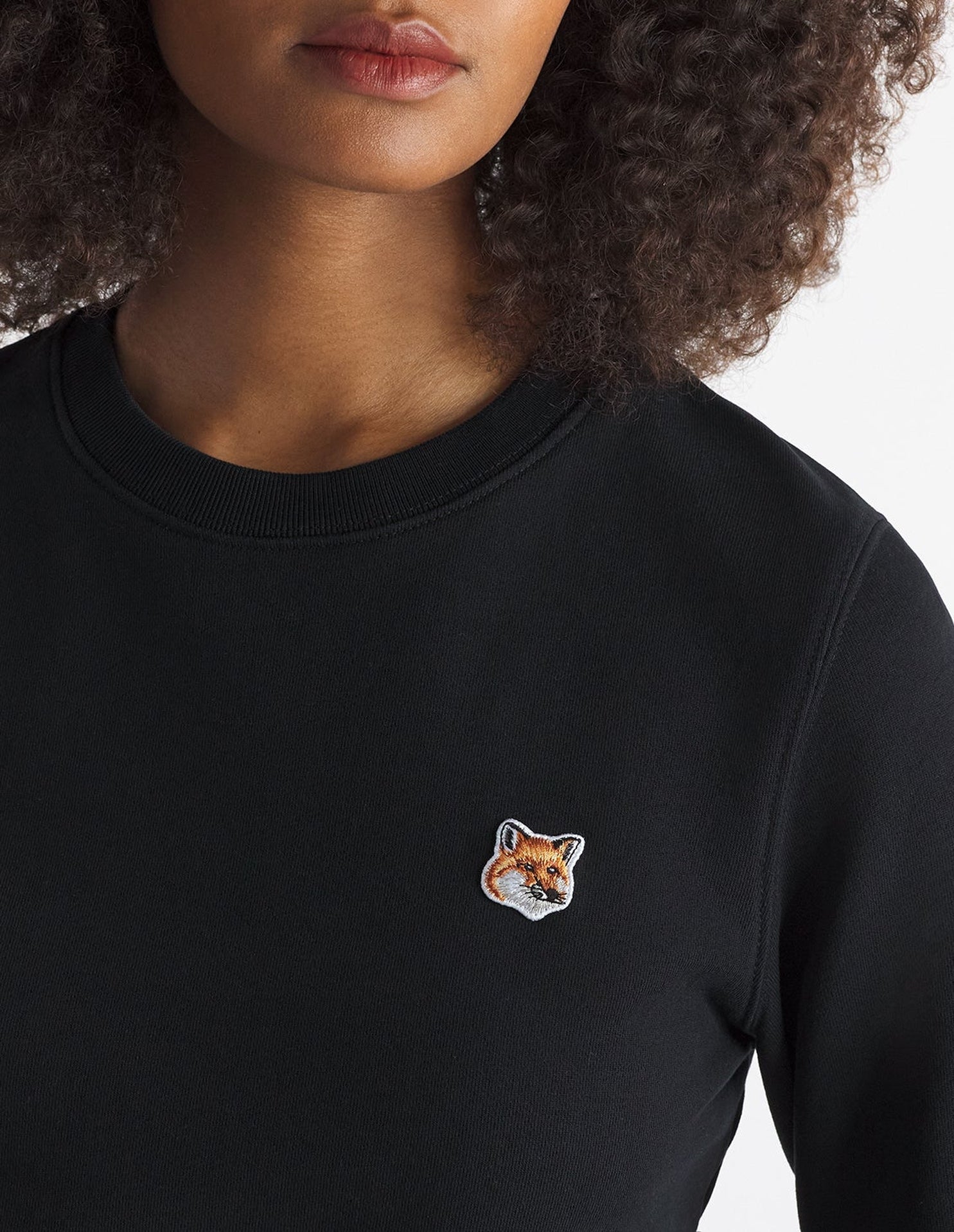 Sweatshirt à col rond avec écusson brodé - Black