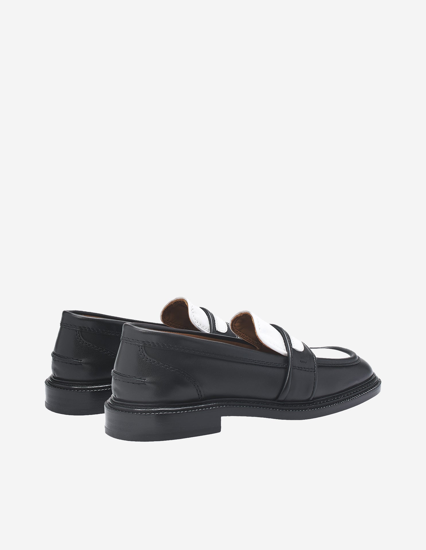Moccasins with leather embroidery - Black & White