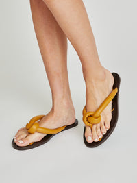 10qty NEW / Tongs Milan matelassées en cuir - Mustard