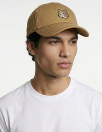 Cap with embroidered badge - Roast