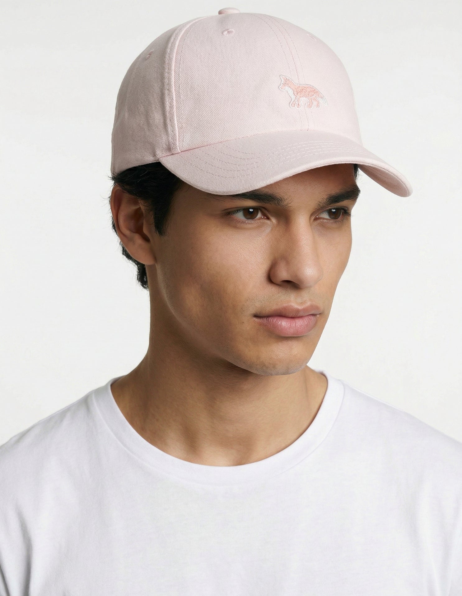Cap with embroidered badge - Angel Wing