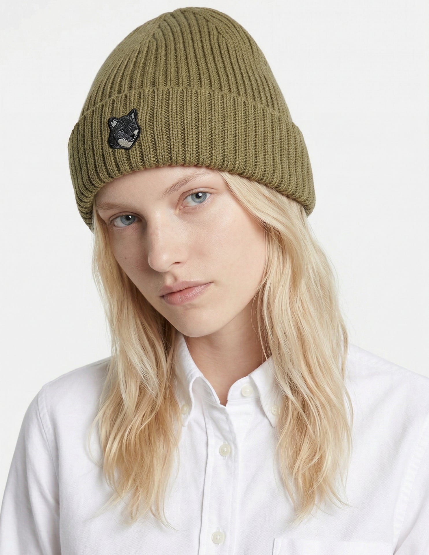 Hat with embroidered wool crest - Roast