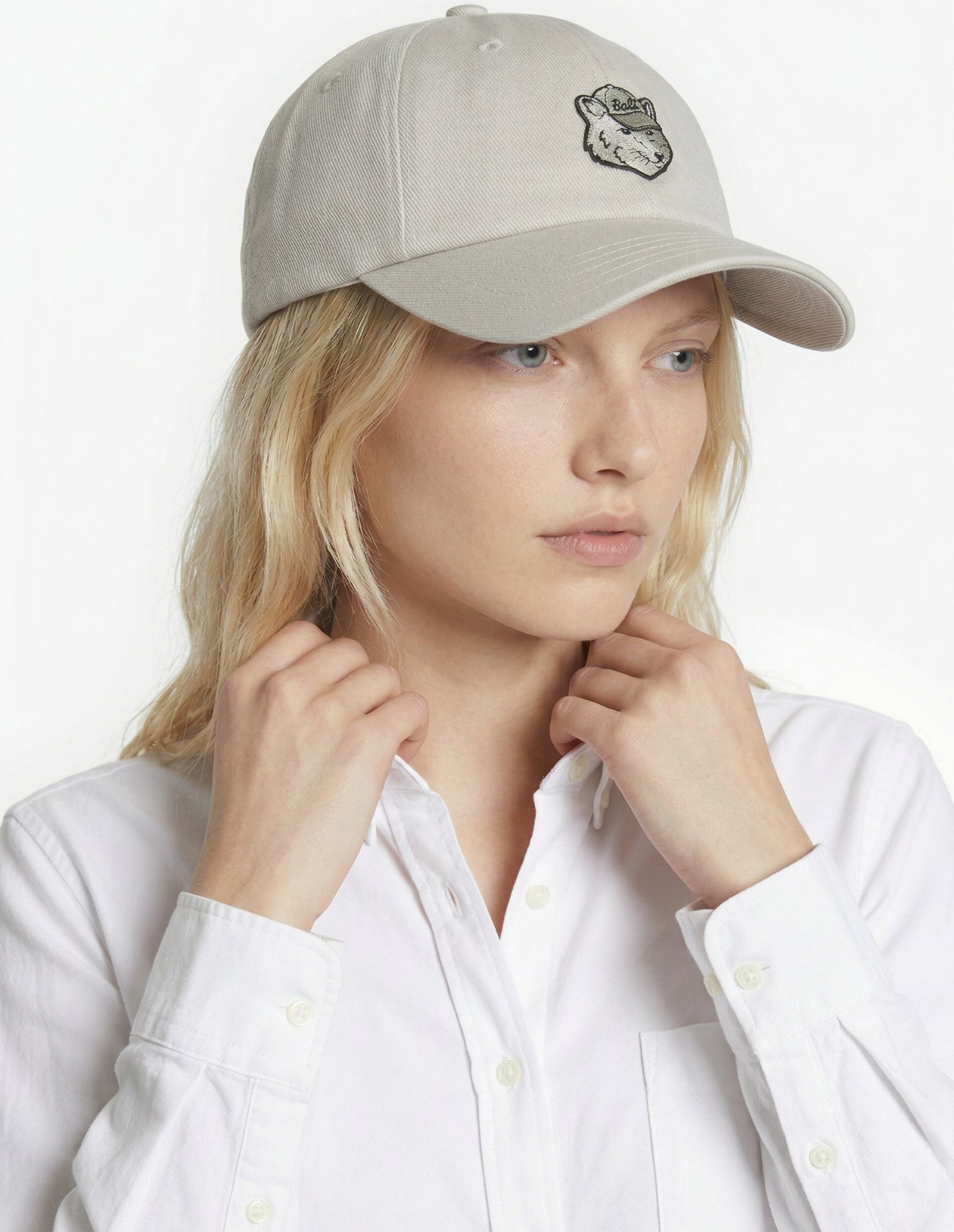 Cap with embroidered badge - Truffle