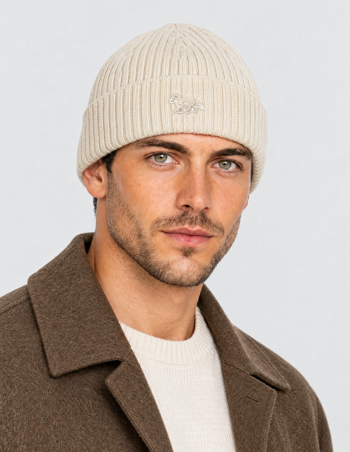Bonnet avec écusson brodé en laine - Off-White