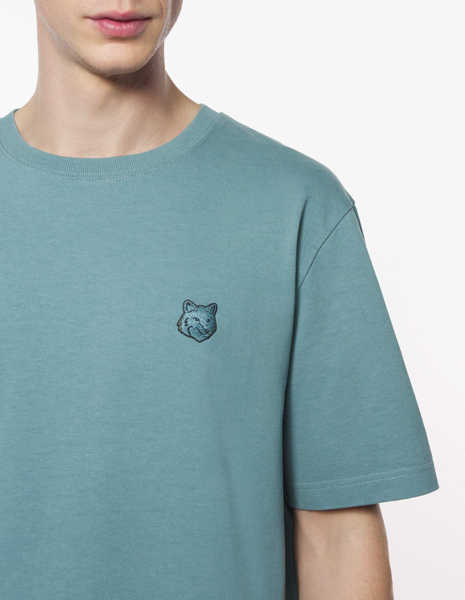 Bold Fox Head T-shirt with patch - Seine Blue