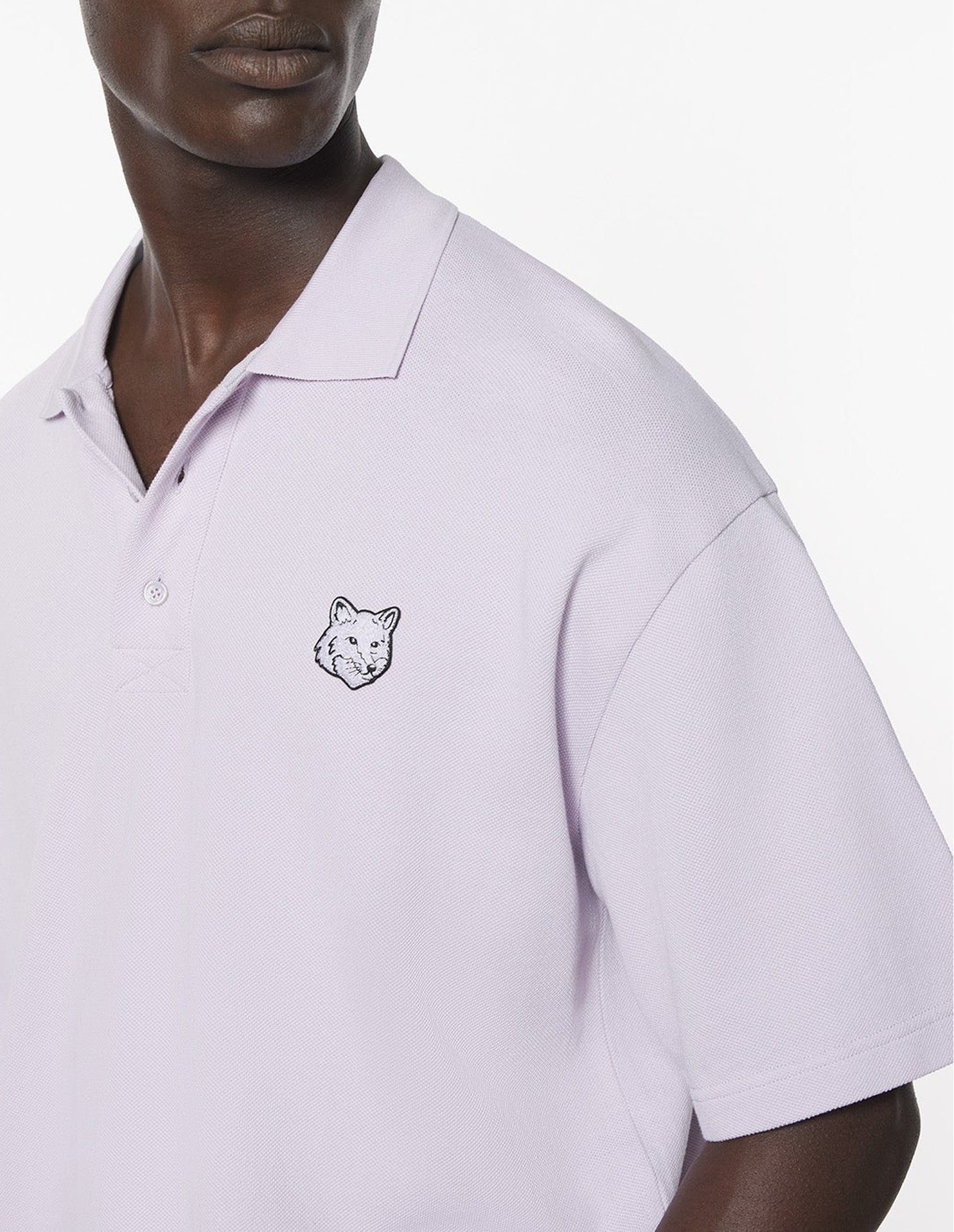 Oversized short-sleeved polo shirt with badge - Soft Mauve