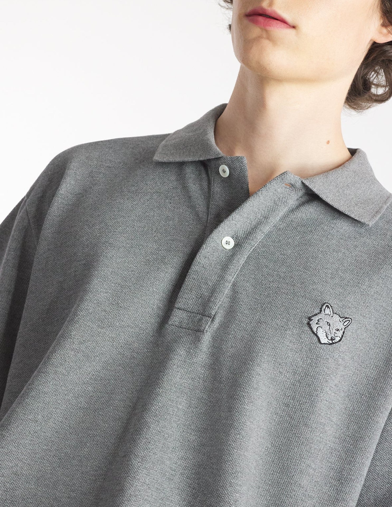 Short-sleeved polo shirt with badge - Medium Grey Melange