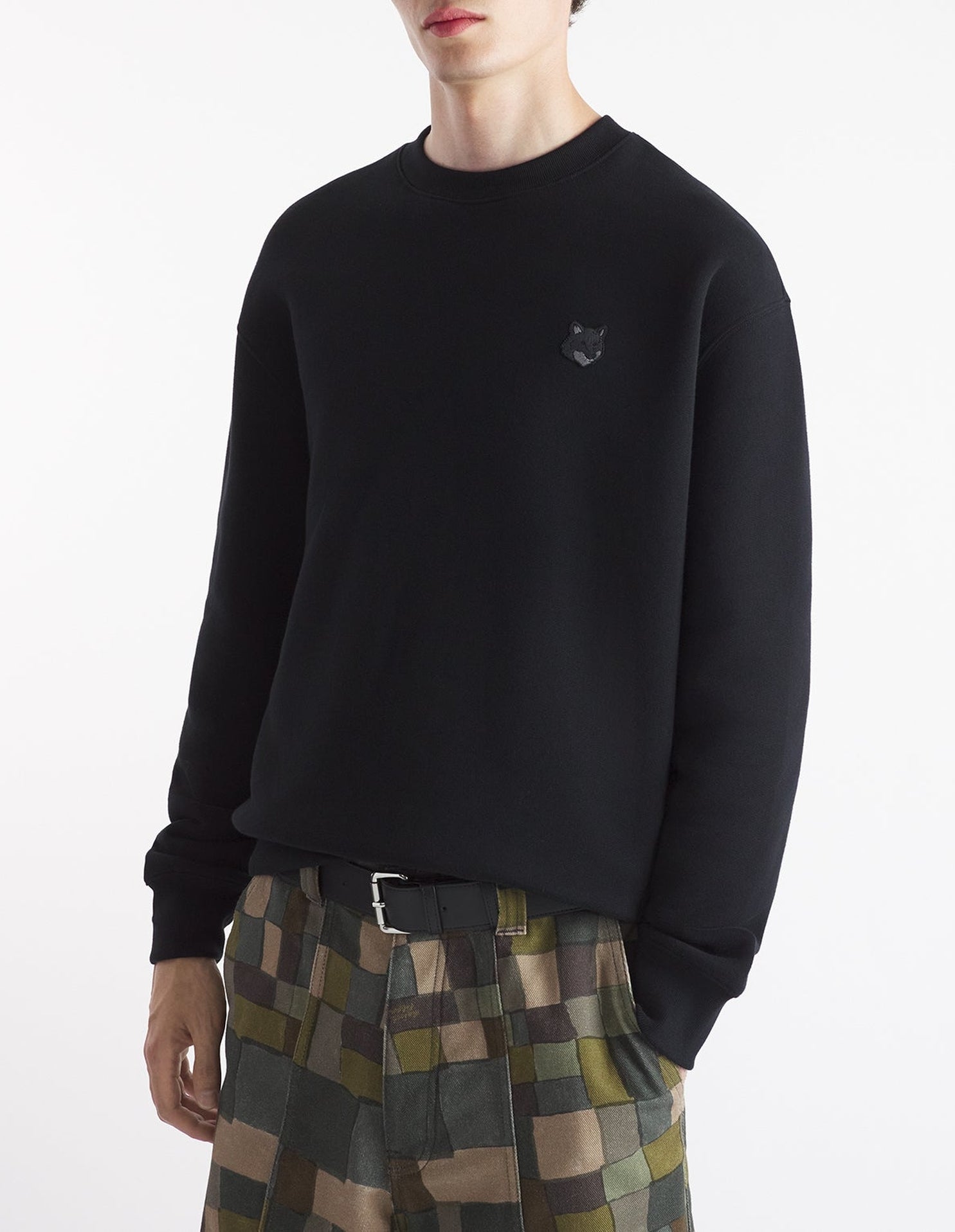 Bold Fox Head Sweatshirt with patch - Black