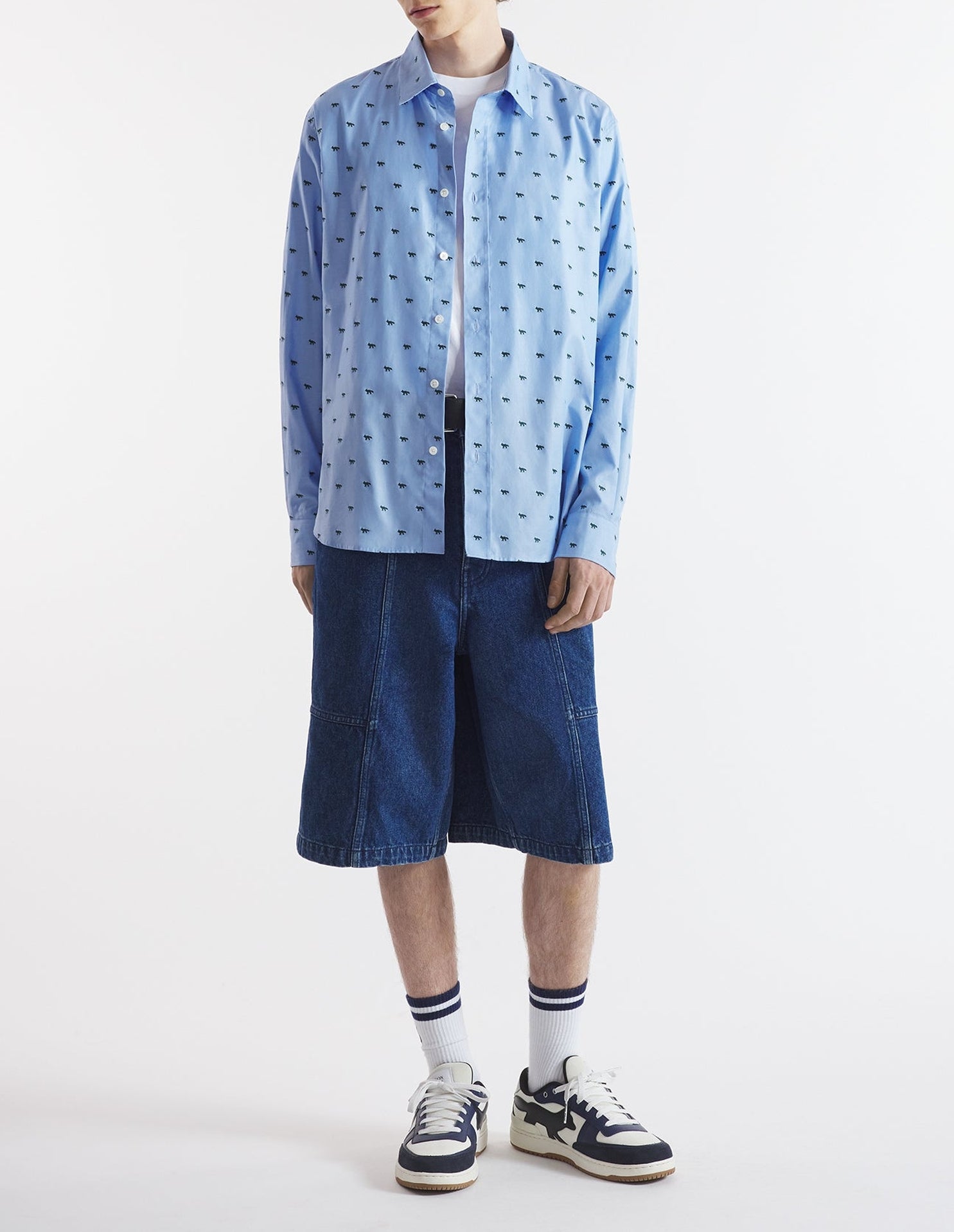 Shirt with badge - Light Blue & Green