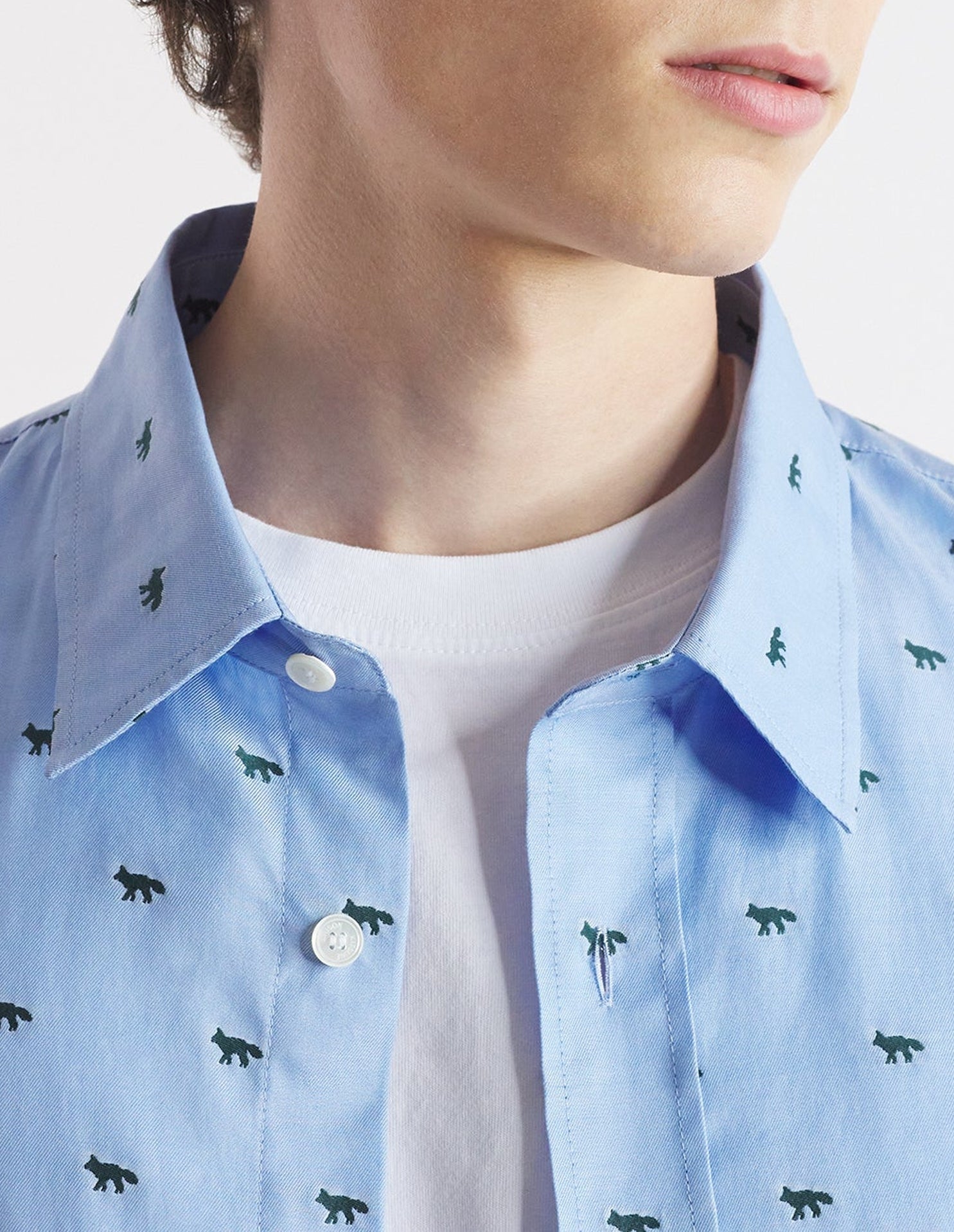 Shirt with badge - Light Blue & Green